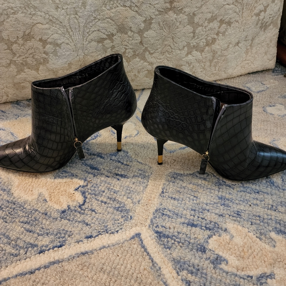 Boss booties! - Picture 3 of 4
